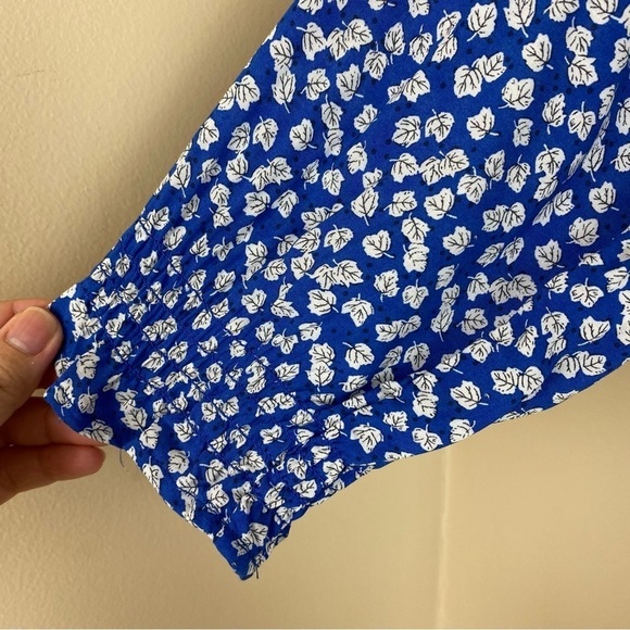 Bundle of 2 Medium Ditsy Floral Blouse - Picture 10 of 11